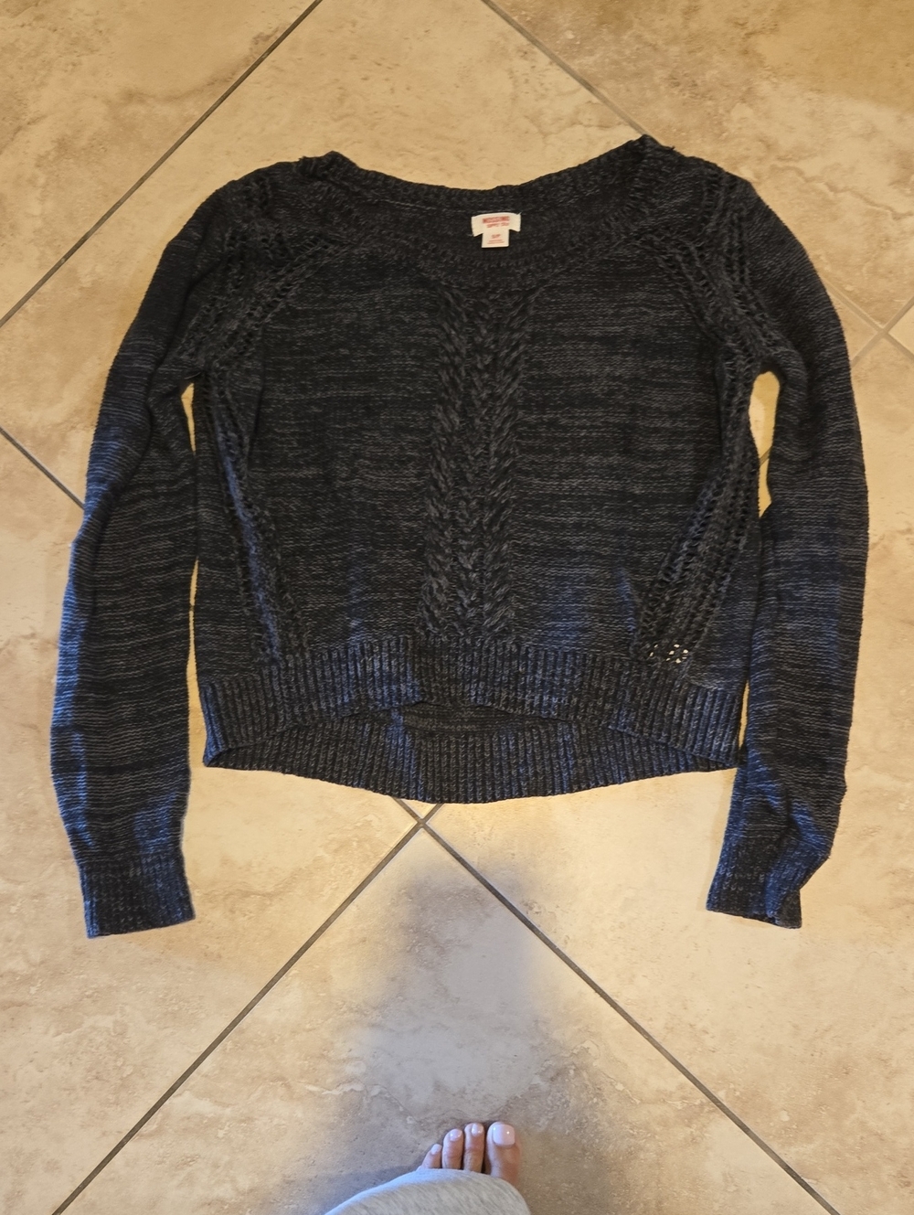 Cozy Women's Grey Crop Cable Knit Sweater